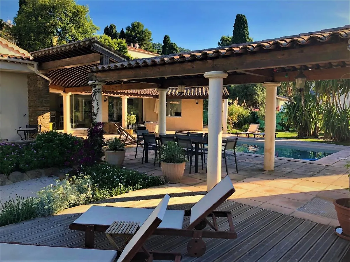Villa 4* Avec Piscine Dans Le Bas Du Village De Bormes Les Mimosas ボルム・レ・ミモザ
