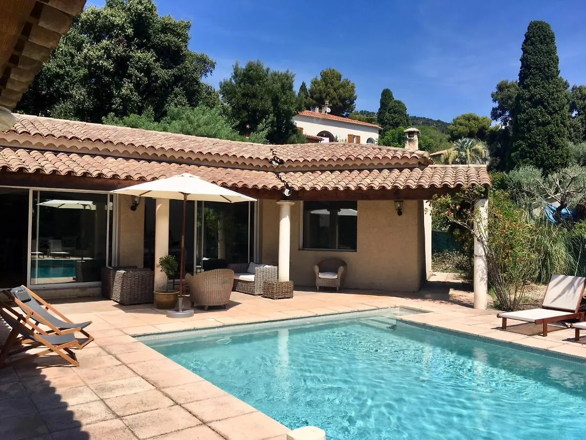 Villa 4* Avec Piscine Dans Le Bas Du Village De Bormes Les Mimosas 0*, ボルム・レ・ミモザ フランス