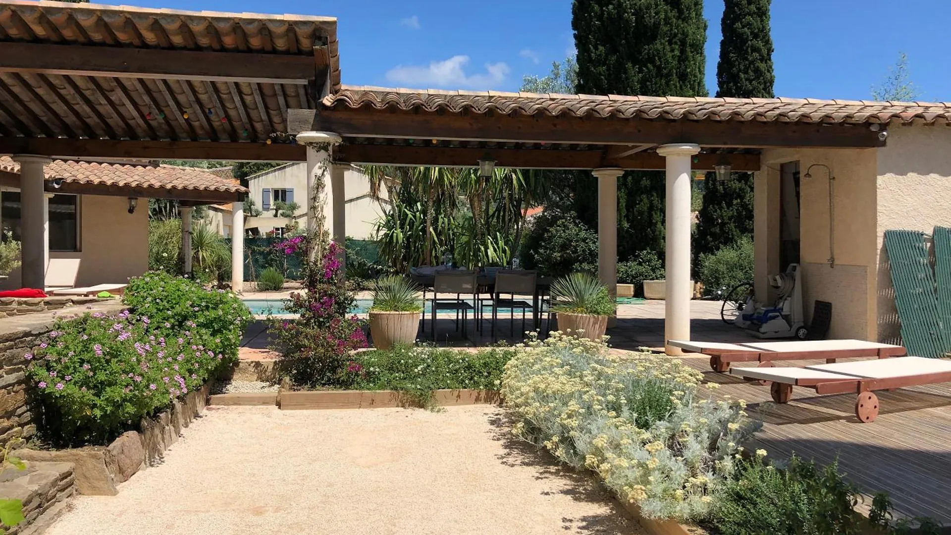 Villa 4* Avec Piscine Dans Le Bas Du Village De Bormes Les Mimosas フランス